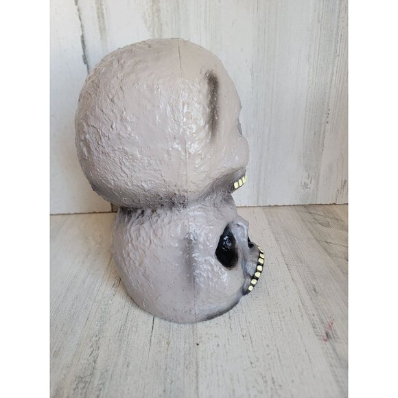 Vintage paper magic stacked skull head Halloween scary prop decor - Picture 3 of 8